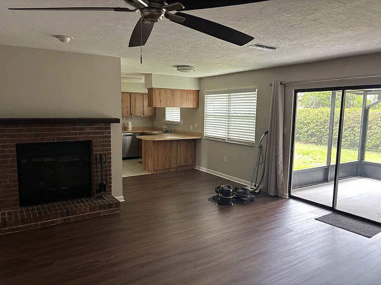 4625 NW 31st Ave — Photo 12