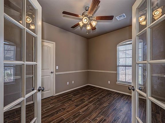 5th image of 2913 Alethea Dr