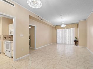 1 Towers Park Ln #1813, San Antonio, TX 78209