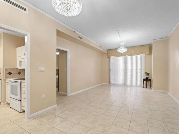 1 Towers Park Ln #1813, San Antonio, TX 78209