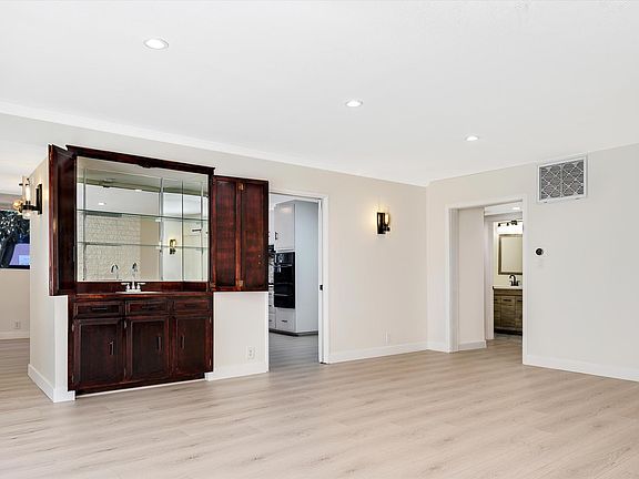 5th image of 12841 Woodbridge St Unit 1
