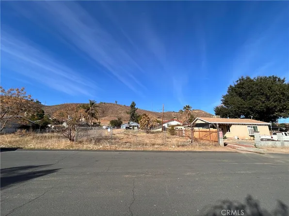 2 Lake St #10, Lake Elsinore, CA 92530