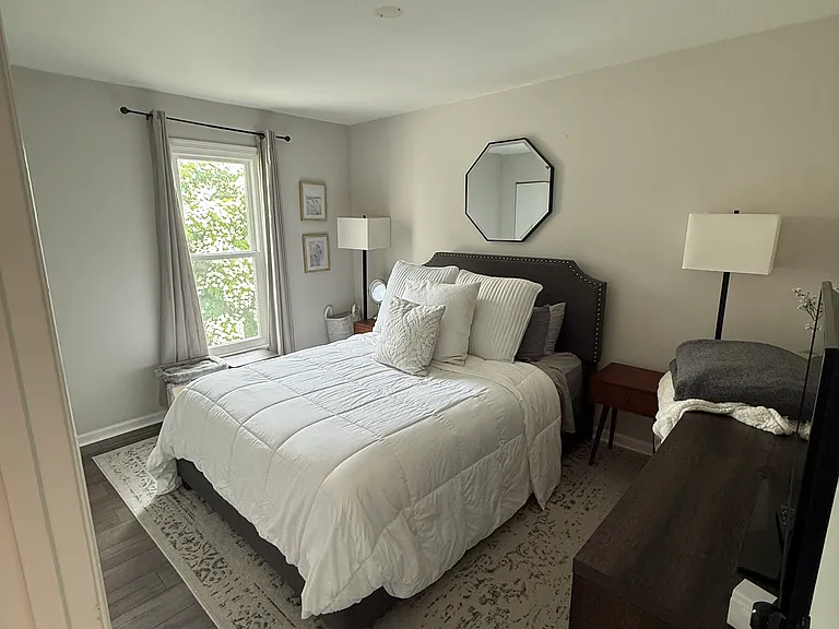 Guest bedroom 1
