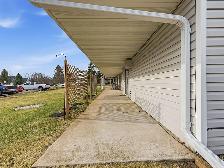 6382 Birch St — Photo 27