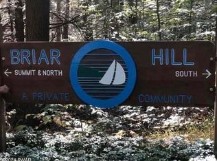 11 N Briar Hill Rd, Lakeville, PA 18438