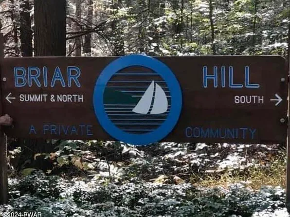 11 N Briar Hill Rd, Lakeville, PA 18438