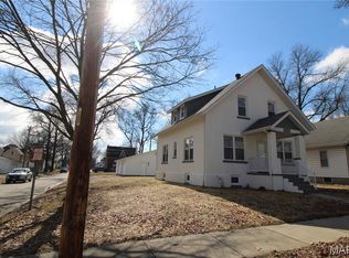 1420 13th St, Highland, IL 62249