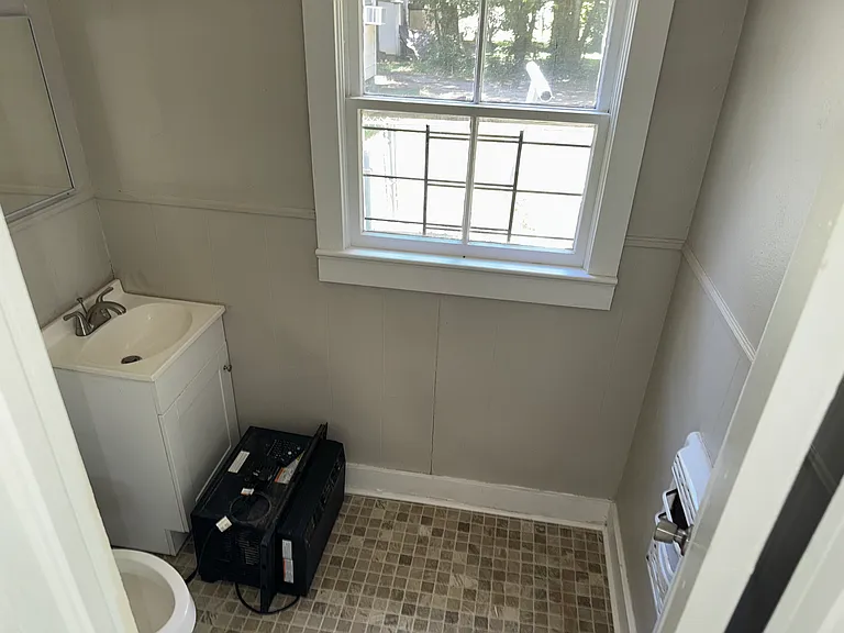 740 W Merrill St — Photo 15
