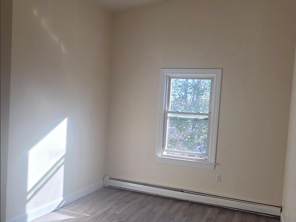 3rd image of 1 Yeaton Pl #2