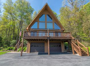 2 Lake Shore Dr, Oakland, MD 21550