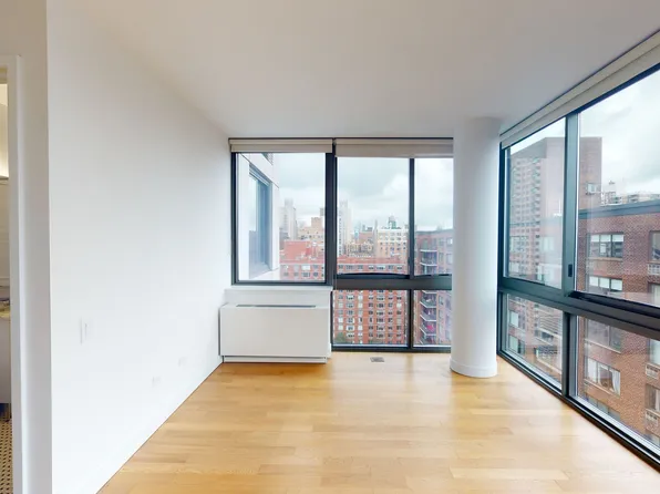 808 Columbus Avenue image 1 of 9