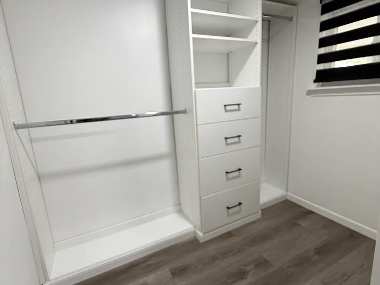 Walk-in closet