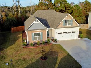 490 Avendale Dr, Rocky Point, NC 28457