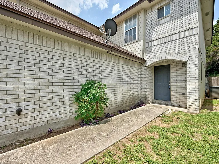 9602 Nightjar Dr #B — Photo 3