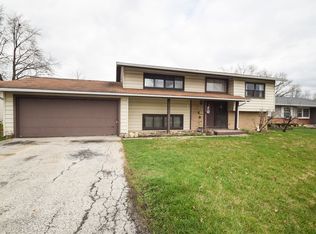 269 Parkchester Rd, Elk Grove Village, IL 60007