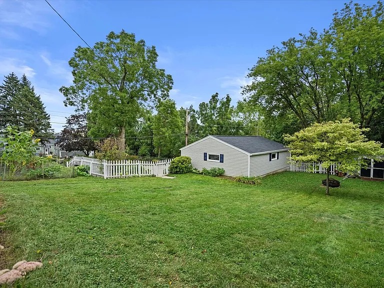 829 W Lincoln Ave — Photo 19