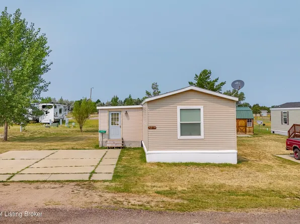 735 Palomino Ln, Dickinson, ND 58601