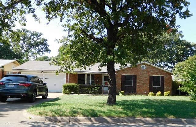 1st image of 4725 Matthews Ct