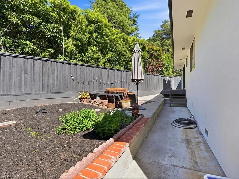 4206 Huntington St — Photo 24