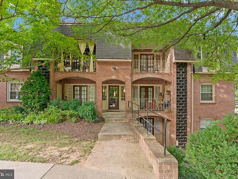 8110 Colony Point Rd #H — Photo 2
