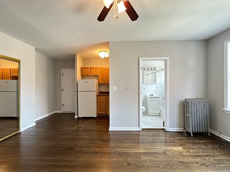 914 W Dakin St #512 — Photo 10