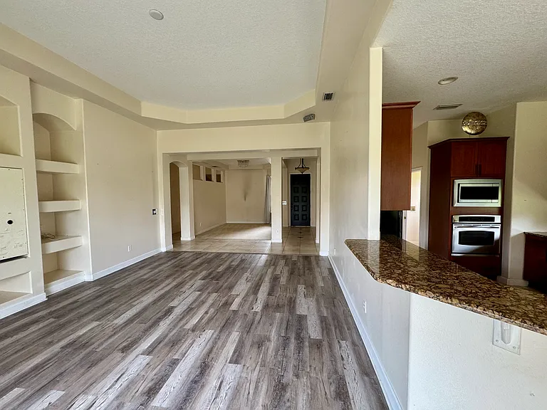 1657 Whitney Isles Dr — Photo 3