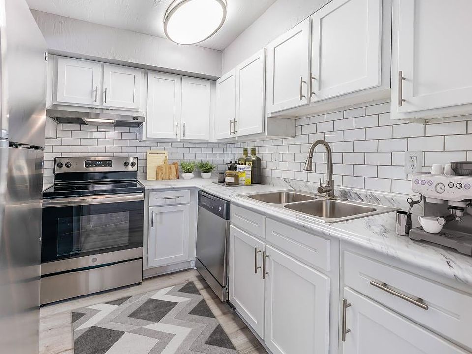 2nd image of 600 Starkey Rd #12-1217
