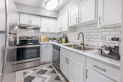 Mystic Bay Apartments Photo 1