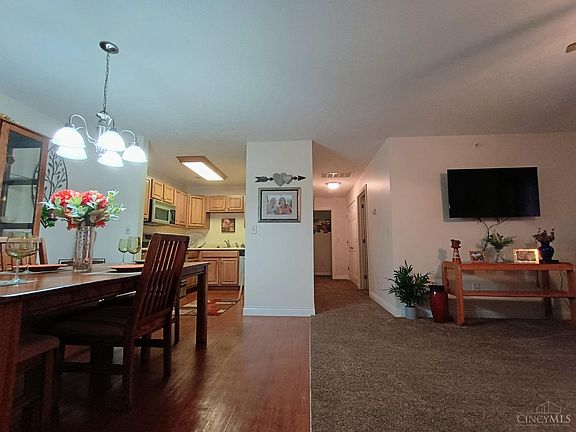 3rd image of 1593 Eden Park Dr APT 2