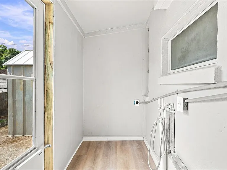 1812 Killarney Dr — Photo 21