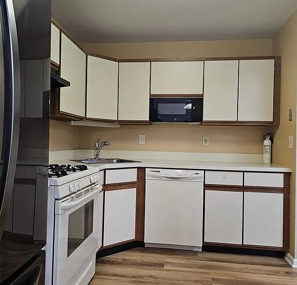 2809 Ridgefield Ct — Photo 13
