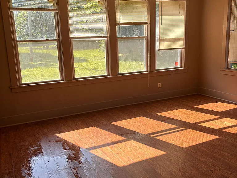 300 Rose Ln — Photo 33
