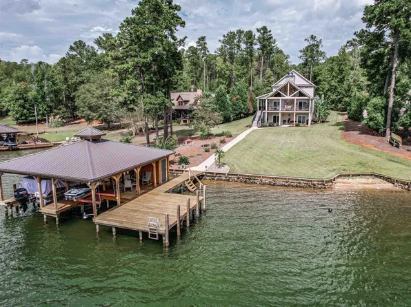 143 Island Creek Dr NE, Sparta, GA 31087