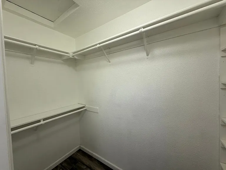 1501 Shiprock Ct — Photo 30