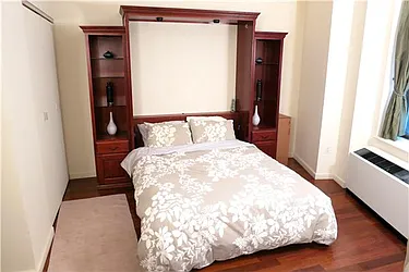 Rented by R New York