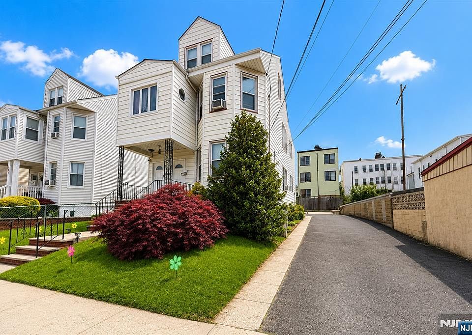 1st image of 162 Highland Avenue