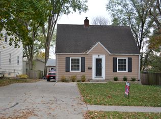 6536 School St, Windsor Heights, IA 50324