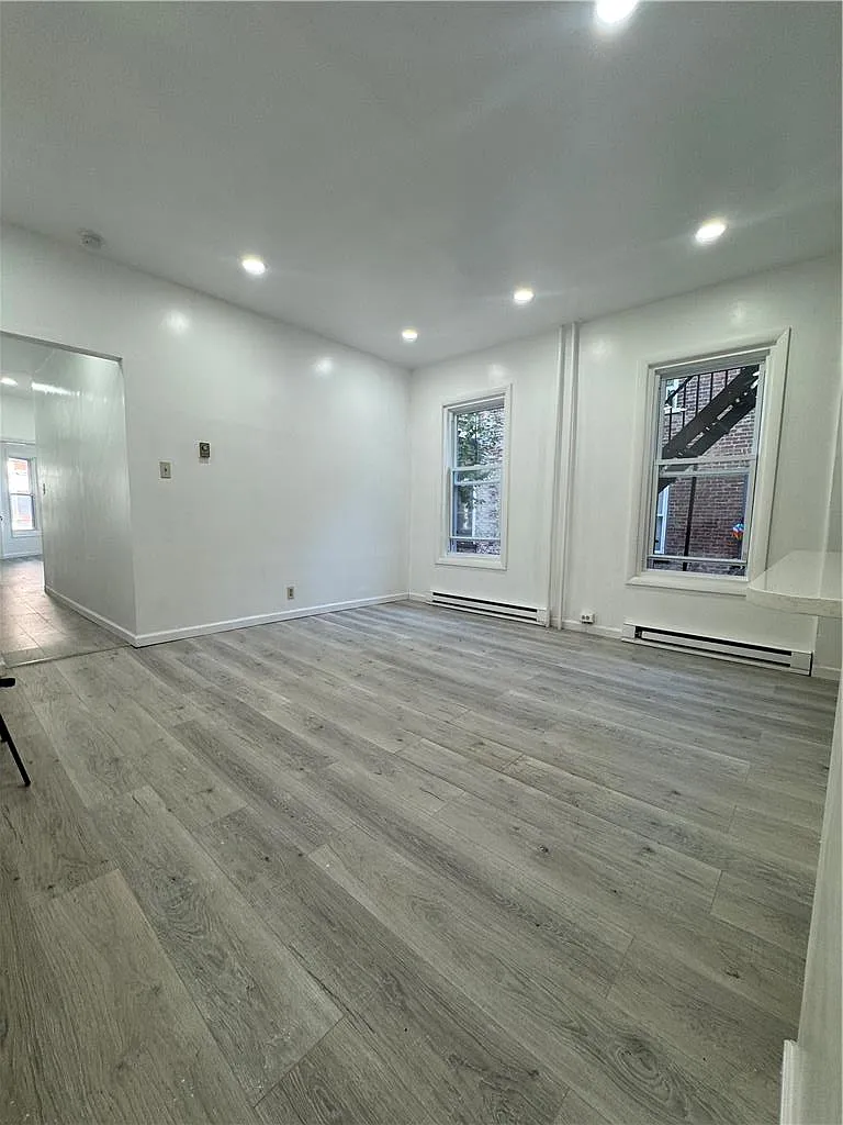 2 bed, 1100 sqft, $2,150 — Photo 2