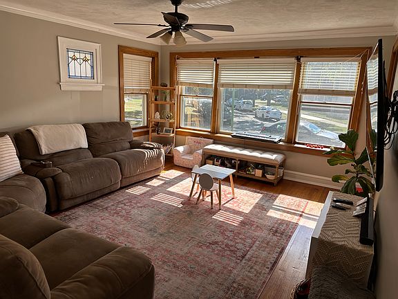 2nd image of 6150 W Thorndale Ave #1