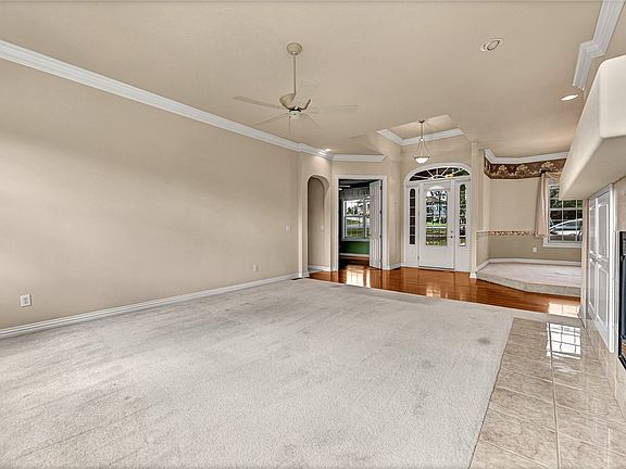 4th image of 2 Country Club Cir