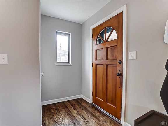 5th image of 425 Monteray Ave