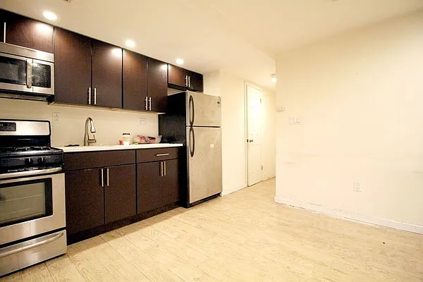 Rented by Elite NY Holdings | media 18