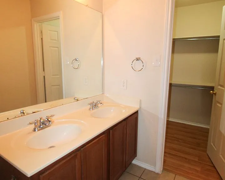 6511 Estes Flts — Photo 14
