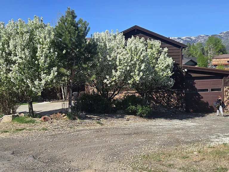 6169 Snowview Dr — Photo 42