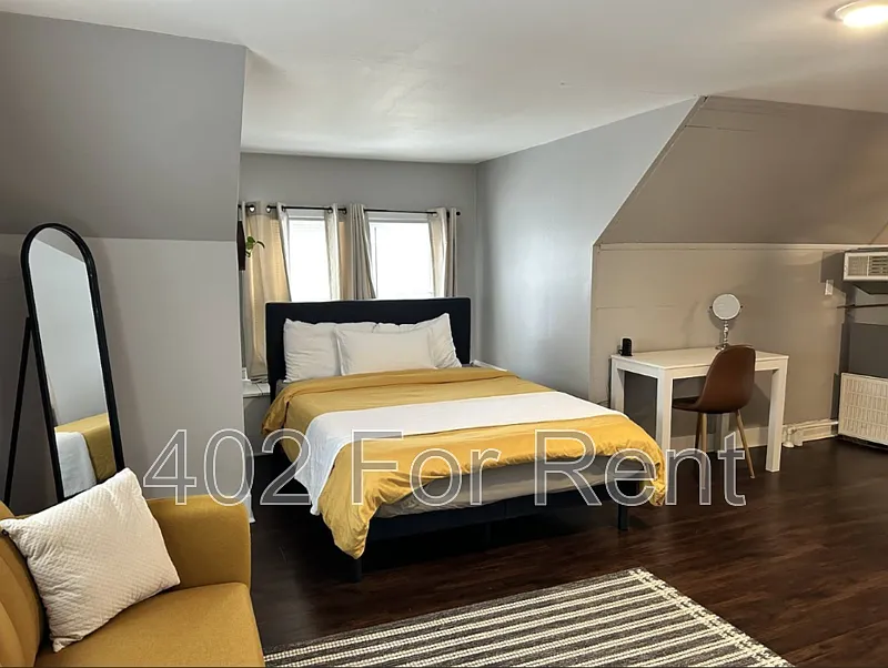Studio, 1.0 bath, 560 sqft, $900 — Photo 4