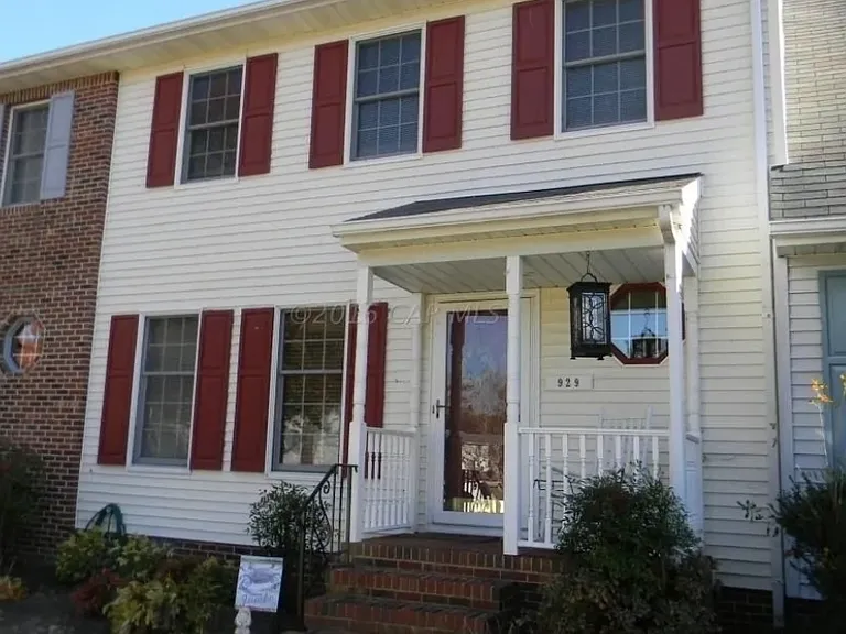 929 Sumac Cir — Photo 1