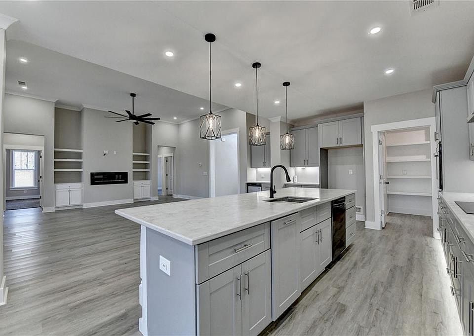 1st image of 476 Christmas Tree Rd