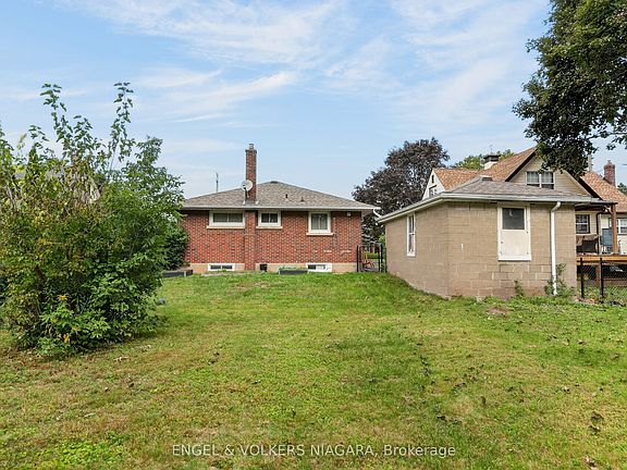 4th image of 6534 Riall St