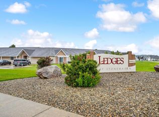 1501 3rd St SW APT 219, Waverly, IA 50677