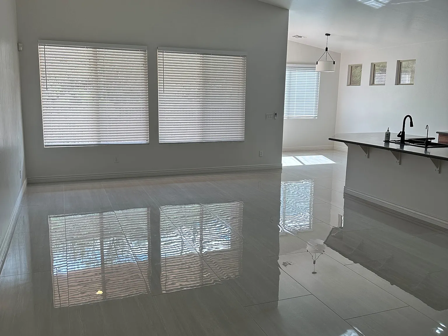3 bed, 2074 sqft, $2,850 — Photo 2